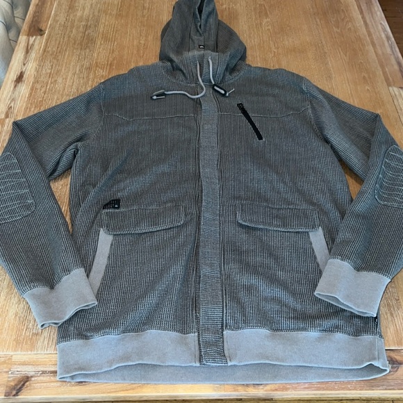 Quiksilver heavy weight Button sweatshirt. Size XL.
